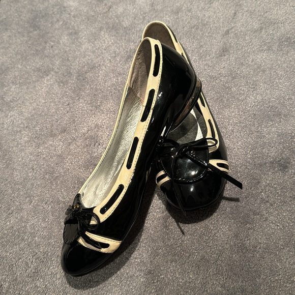 Flats - Picture 2 of 2